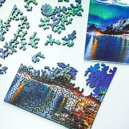 Obrazek z Drewniane puzzle o nieregularnych kształtach - zorza polarna