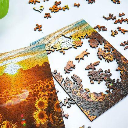 Obrazek z Drewniane puzzle o nieregularnych kształtach - pole słoneczników